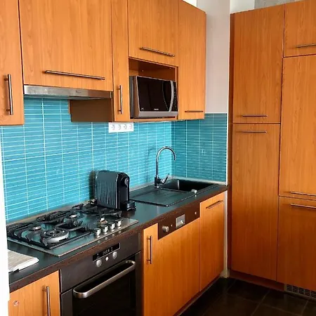 Fully Equipped Lovely Close To Center Apartamento
