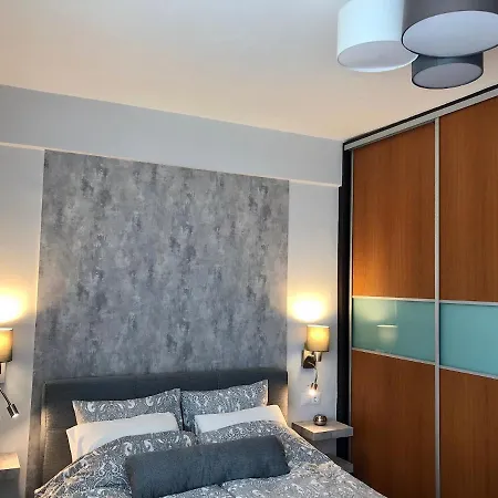 Fully Equipped Lovely Close To Center