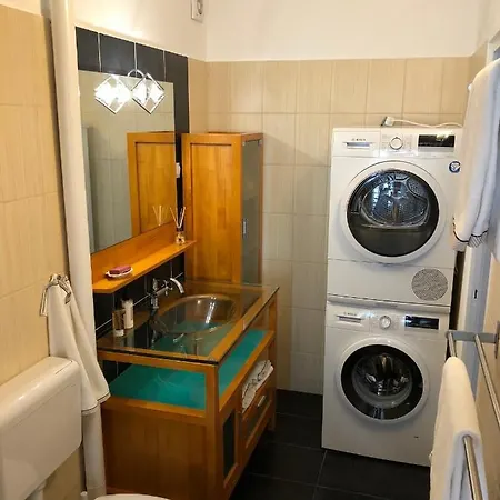 Fully Equipped Lovely Close To Center Apartamento